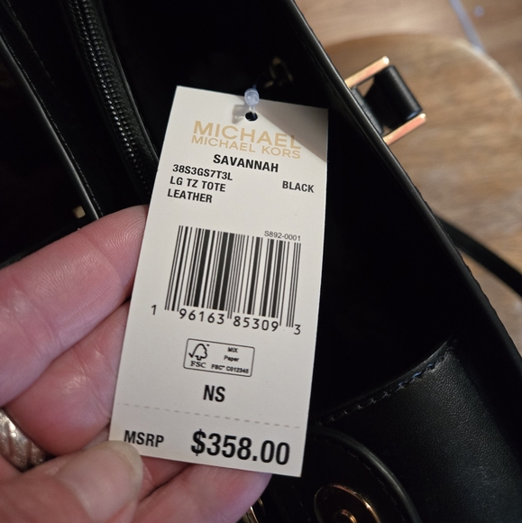 Michael Kors NWT Savannah Tote - Picture 4 of 10